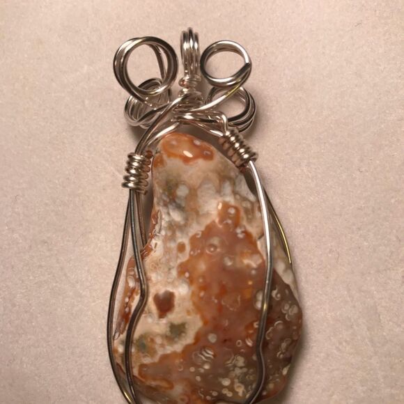 Silver and Druzy Agate Wire Pendant Necklace, NEW - Picture 3 of 3